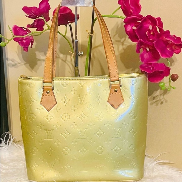 Louis Vuitton Vernis Gris Houston Shoulder Bag - Picture 1 of 10